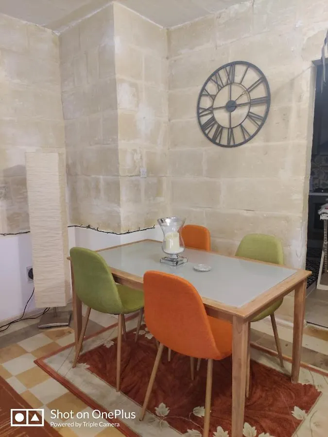 Semi-Basement, Cosy Apartment Interconnected To Our Residence A Traditional Maltese Townhouse Senglea 0*,