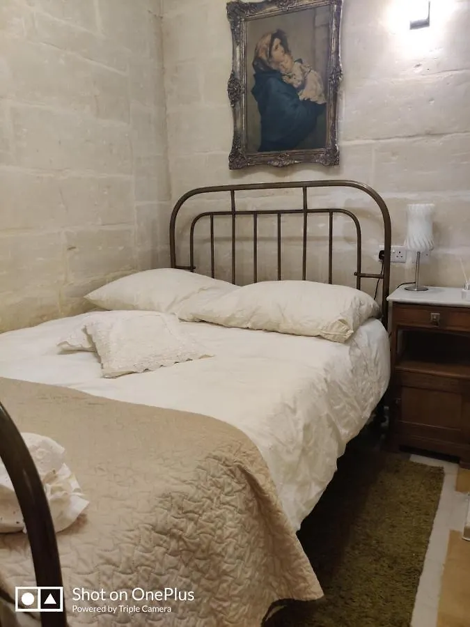 Semi-Basement, Cosy Apartment Interconnected To Our Residence A Traditional Maltese Townhouse Senglea