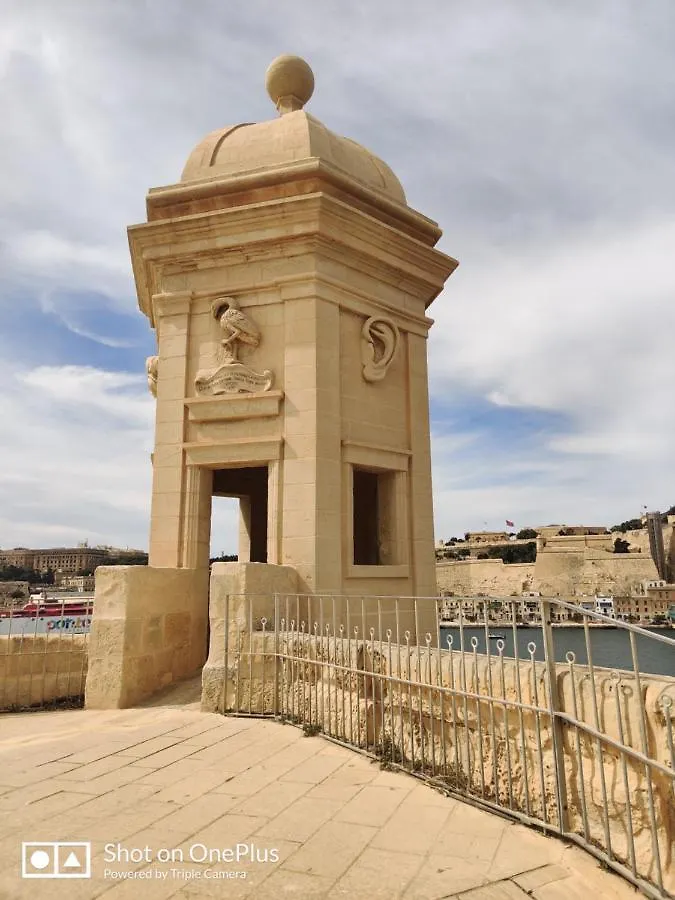 Semi-Basement, Cosy Apartment Interconnected To Our Residence A Traditional Maltese Townhouse Senglea 0*,