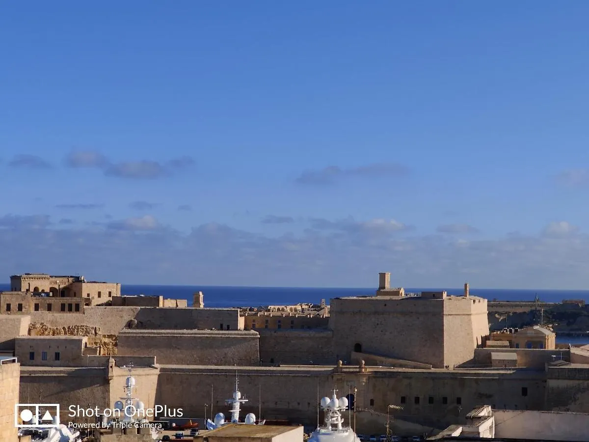 Semi-Basement, Cosy Apartment Interconnected To Our Residence A Traditional Maltese Townhouse Senglea Malta