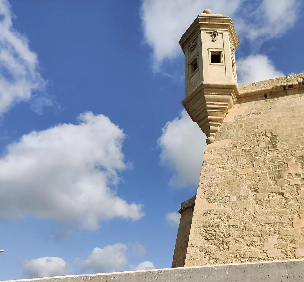 Semi-Basement, Cosy Apartment Interconnected To Our Residence A Traditional Maltese Townhouse Senglea Malta