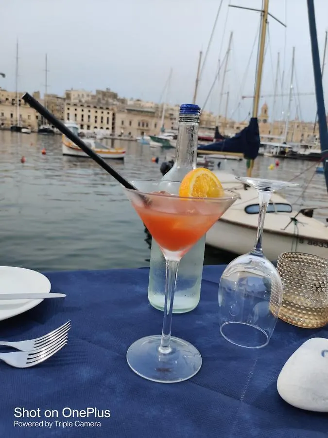 Semi-Basement, Cosy Apartment Interconnected To Our Residence A Traditional Maltese Townhouse Senglea